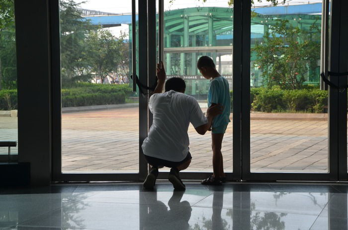 当南京爸妈决定走进鉴定中心，他们在寻找什么？